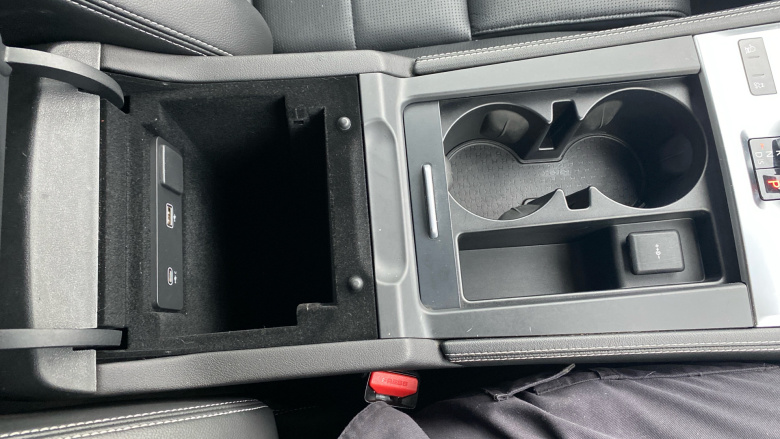 Jaguar F-Pace 2.0 D200 R-Dynamic Black 5dr Auto AWD Diesel Estate